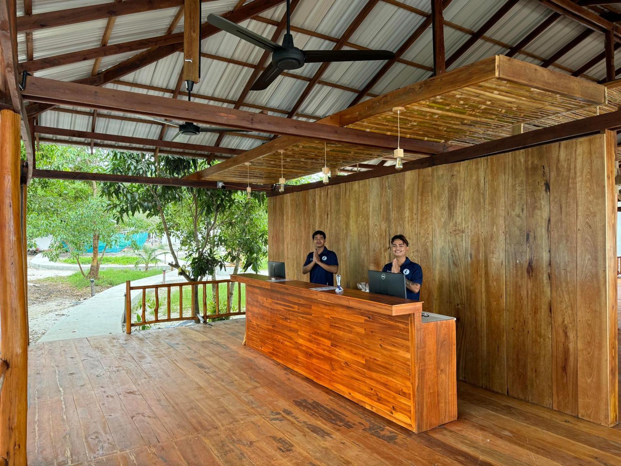 Хостел Onederz Koh Rong Kaoh Touch Екстер'єр фото